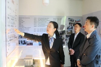 校领导畅谈2.JPG