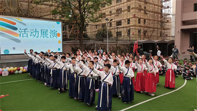 活动展演2班.jpg